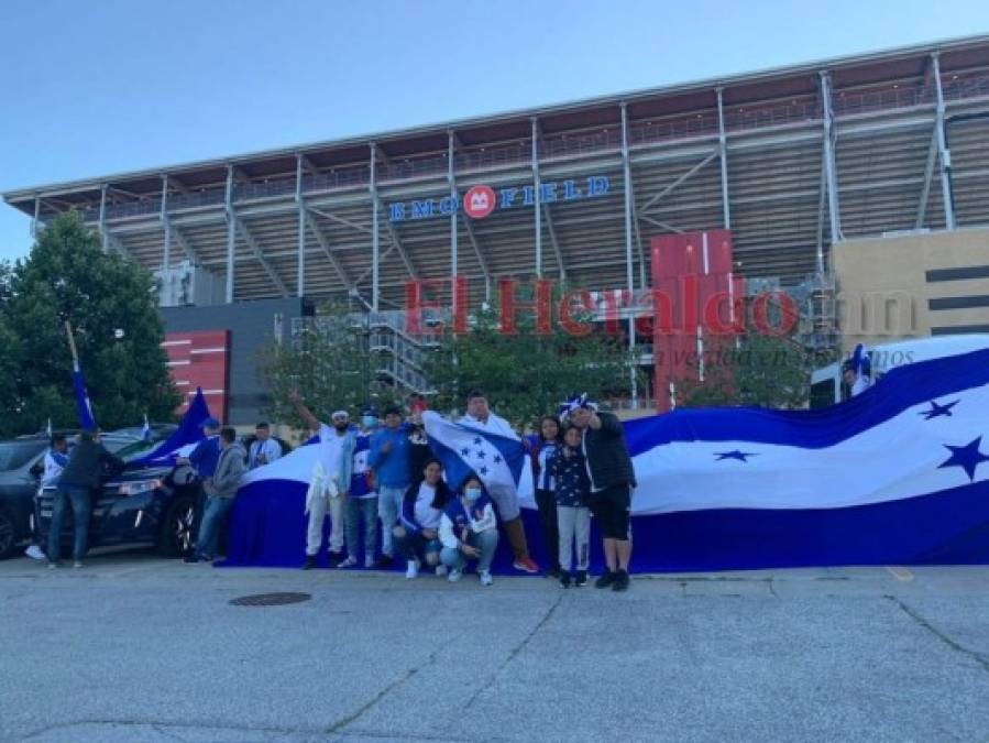 La fiesta catracha en el BMO Field durante el Honduras - Canadá (Fotos)