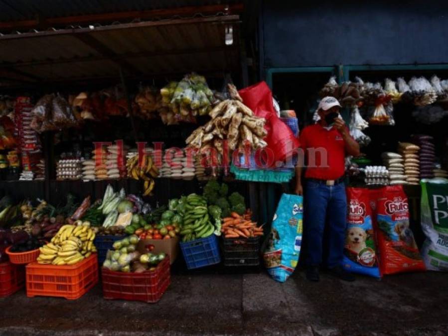 Comerciantes se reinventan para garantizar protección a sus clientes (FOTOS)