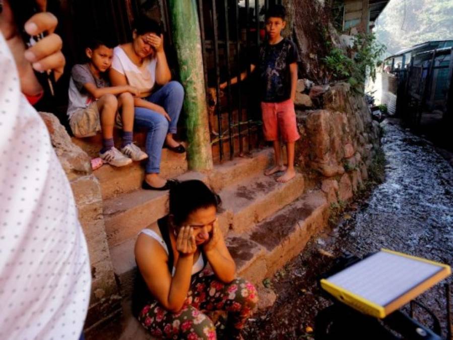 Las 15 dramáticas imágenes del incendio que cegó la vida de una menor y arrasó con siete casas en la colonia Fernando Calderón