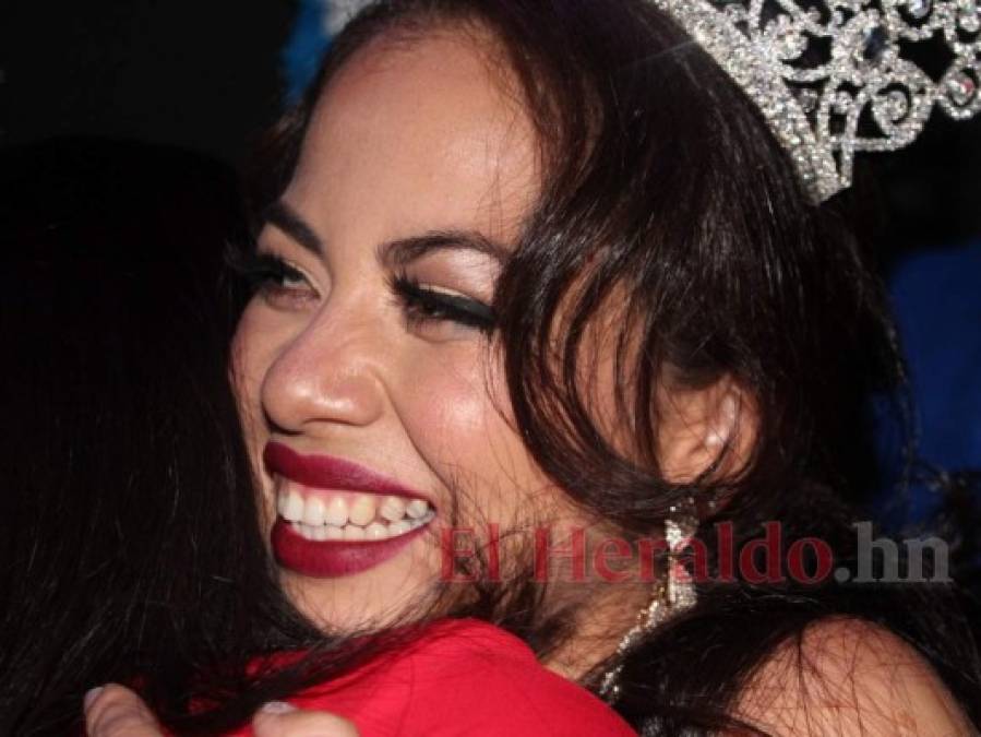 La emotiva coronación de Karen García, reina de belleza fallecida en España