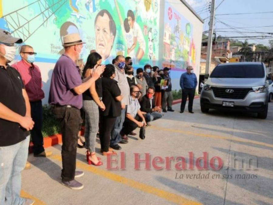 Así fue la vuelta olímpica para despedir a Chelato Uclés (Fotos)