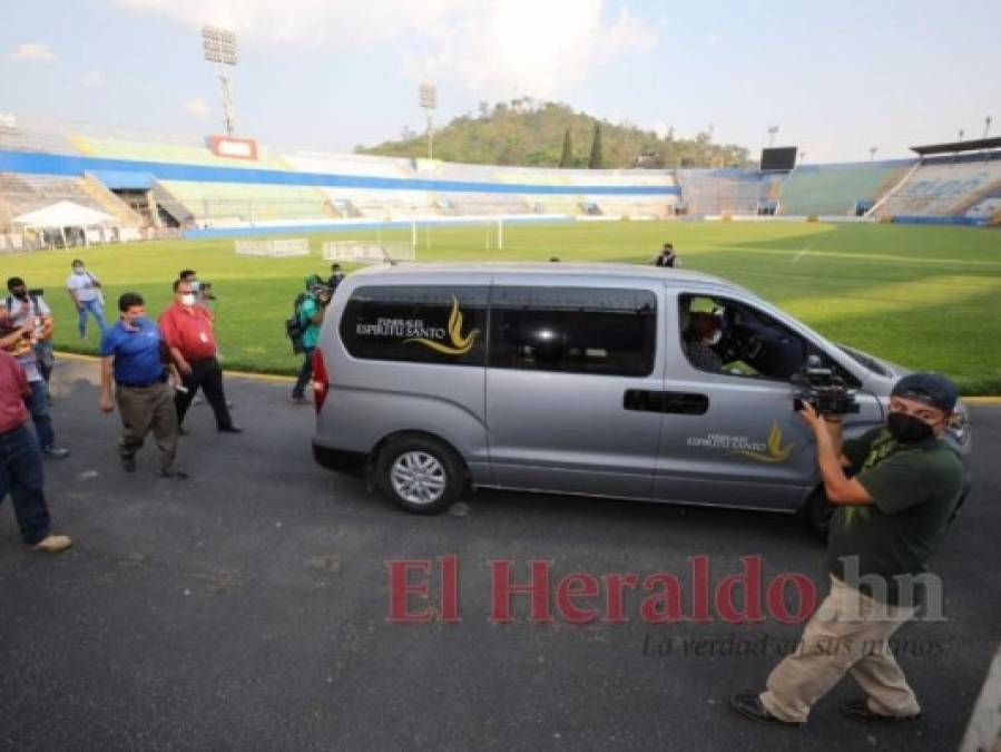 Así fue la vuelta olímpica para despedir a Chelato Uclés (Fotos)