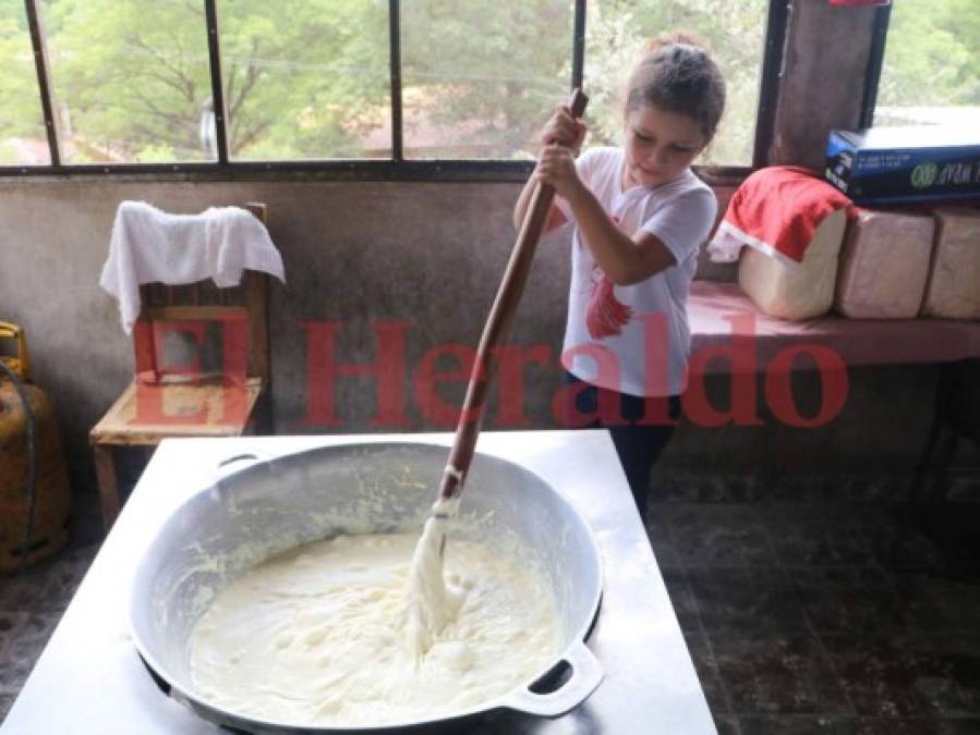 Así se prepara el mejor quesillo de la zona sur de Honduras en Pespire