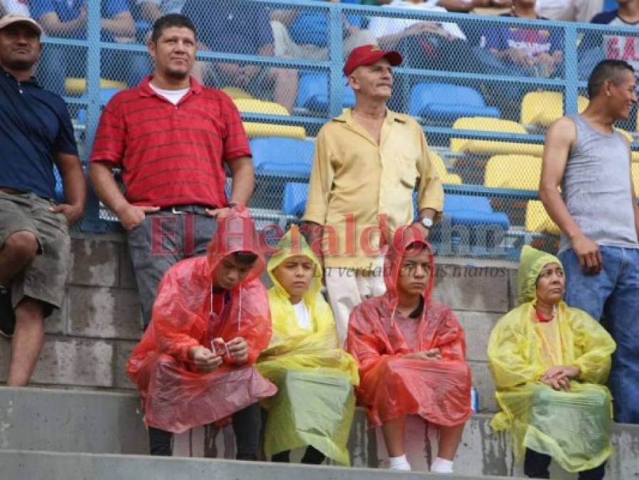 A pesar de la lluvia, ambientazo en Choluteca en la semifinal UPNFM vs Olimpia