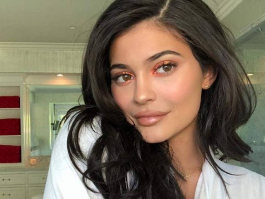 FOTOS: Así presume Kylie Jenner su enorme fortuna en las redes sociales