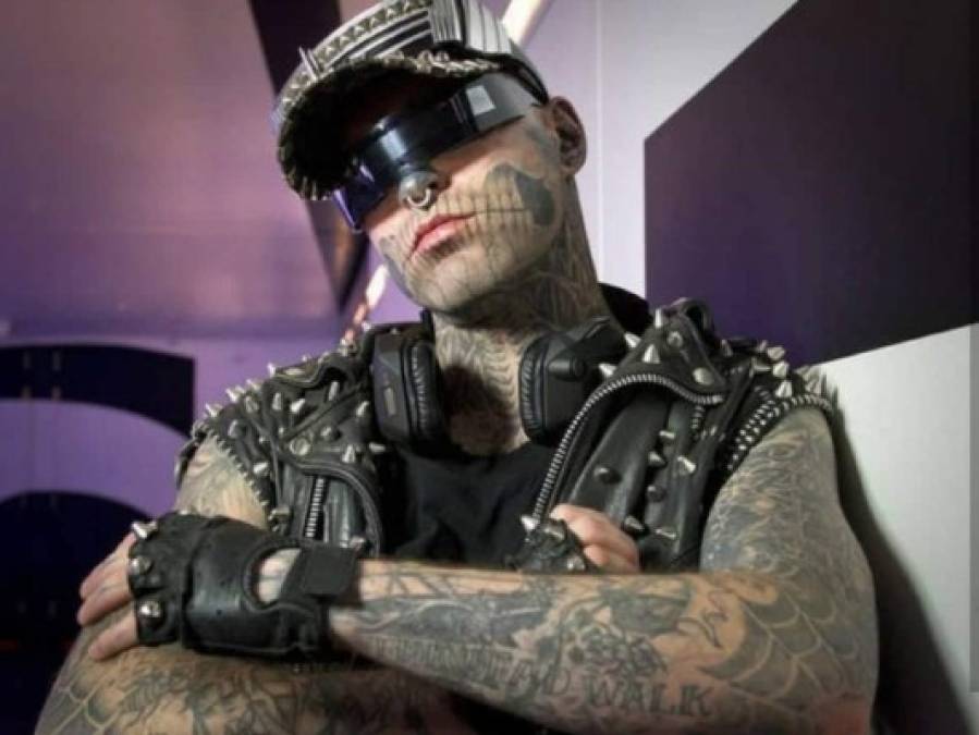 Así lucía Zombie Boy, el modelo y artista que tenía todo su cuerpo tatuado