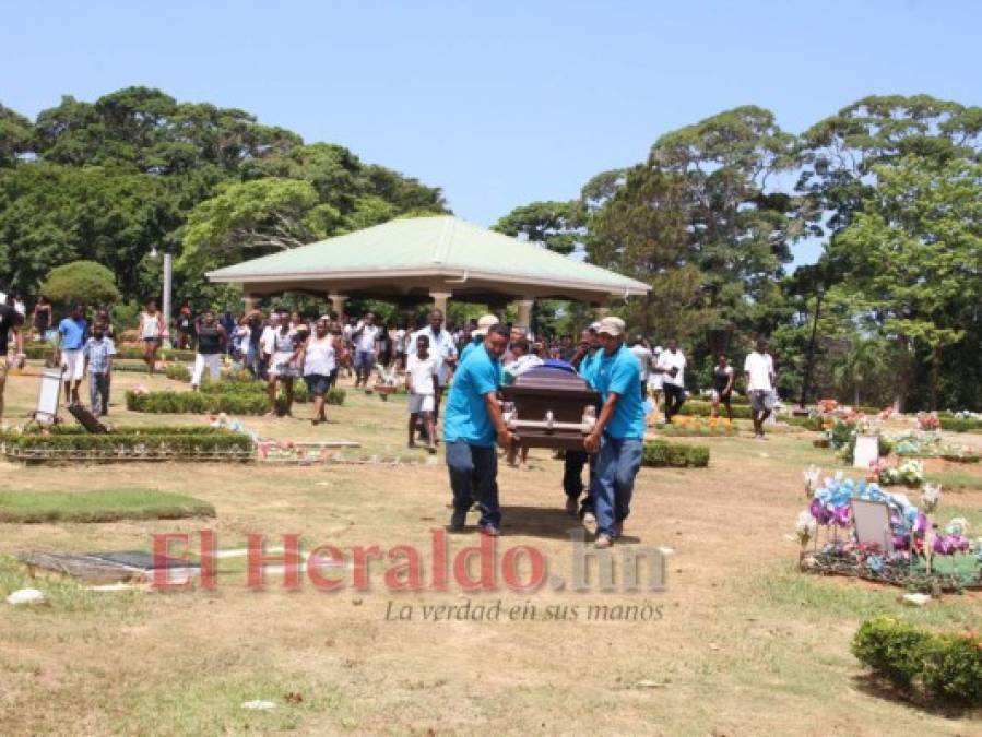 FOTOS: Así fue el entierro de Walter 'Pery' Martínez en La Ceiba