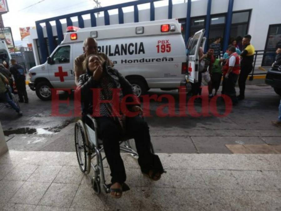 Dramáticas imágenes del choque entre dos buses en la carretera a Olancho que dejó varios heridos