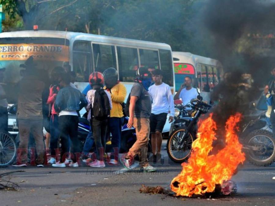 Las imágenes más impactantes de las tomas, saqueos y caos vial en la capital y varias zonas de Honduras