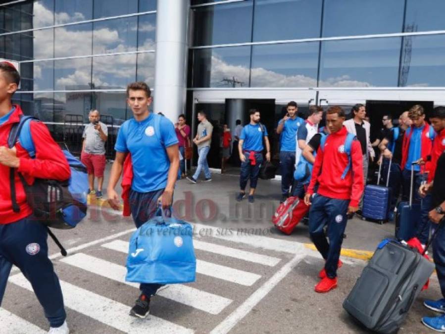 FOTOS: Tranquilos y confiando en el triunfo, así llegaron los puertorriqueños