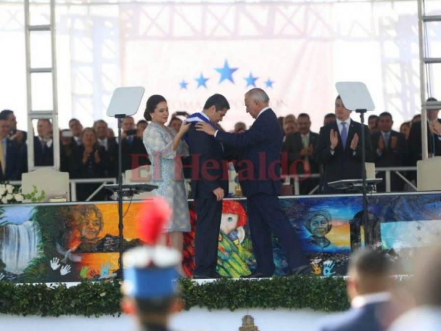 Así recibió Juan Orlando Hernández la banda presidencial del período 2018-2022