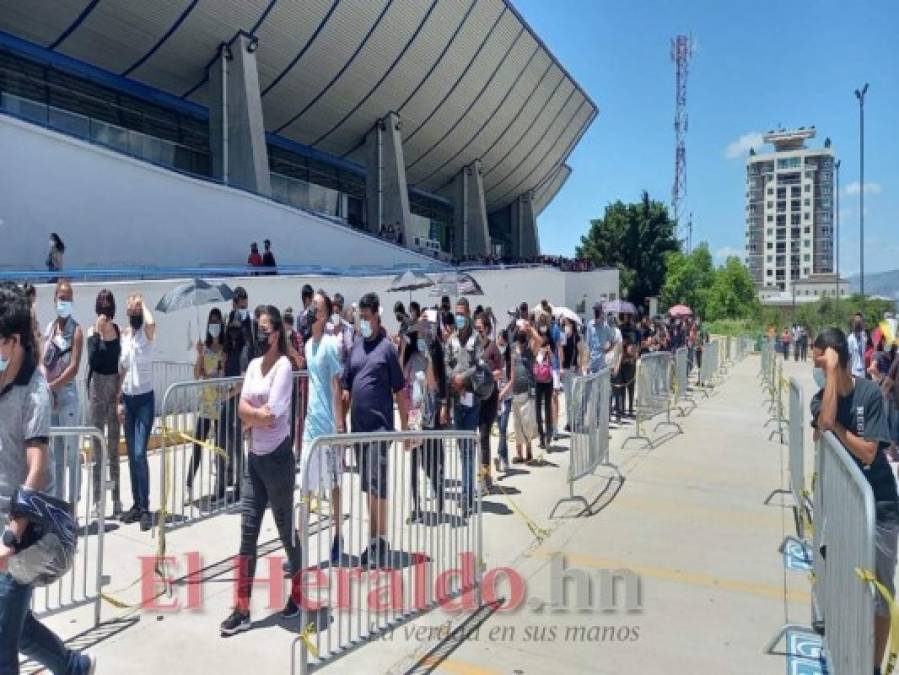 Así se desarrolló la jornada de vacunación a adolescentes en la capital (FOTOS)