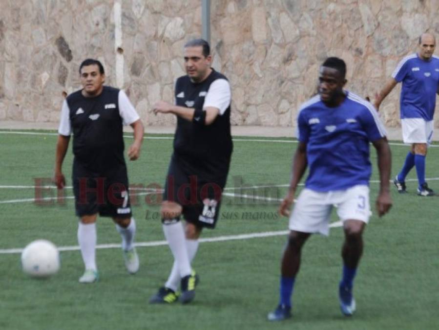 FOTOS: Presidente de la FIFA se viste de futbolista y juega en El Birichiche