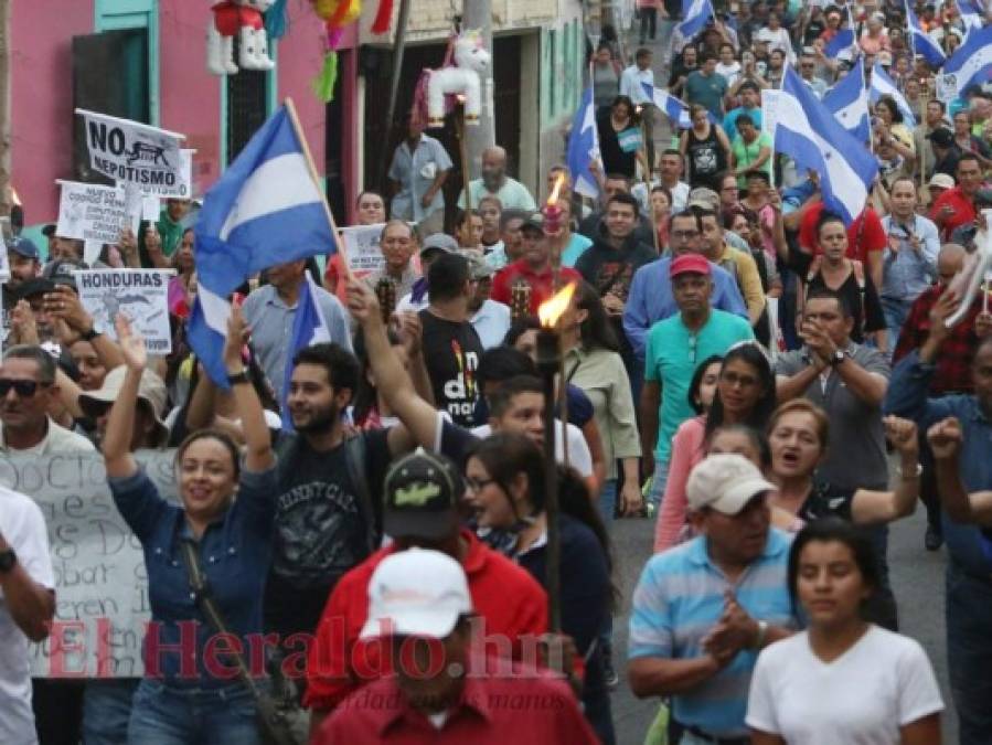 Las imágenes de la Marcha de las Antorchas en la capital de Honduras