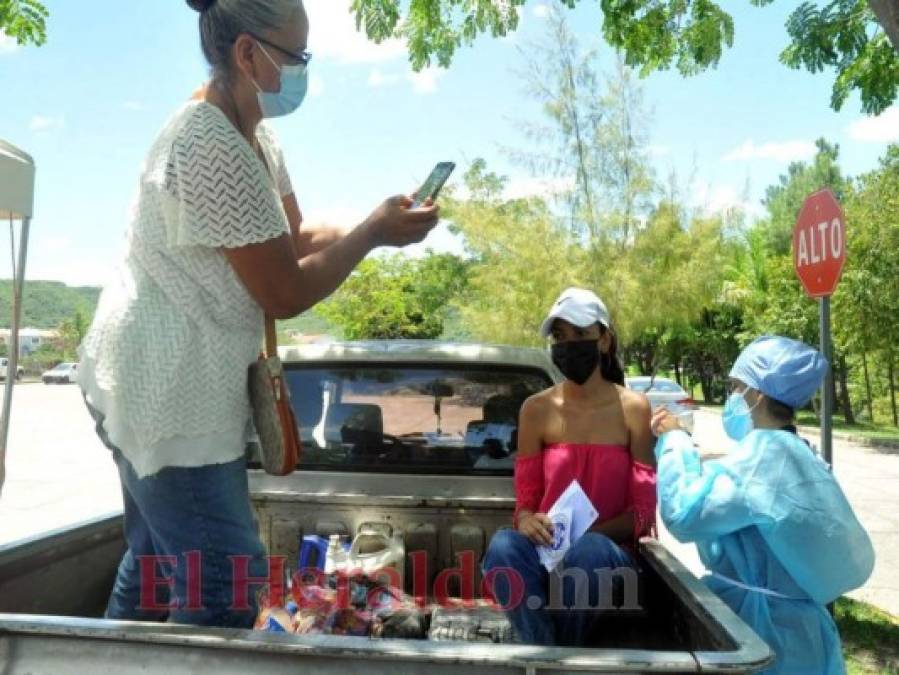 Así se desarrolló la jornada de vacunación a adolescentes en la capital (FOTOS)