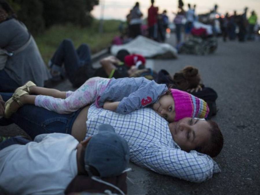 FOTOS: Ellos son los niños hondureños de la caravana migrante que buscan llegar a Estados Unidos