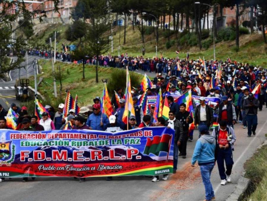 No cesan protestas en Bolivia tras cuestionada autoproclamación de Añez