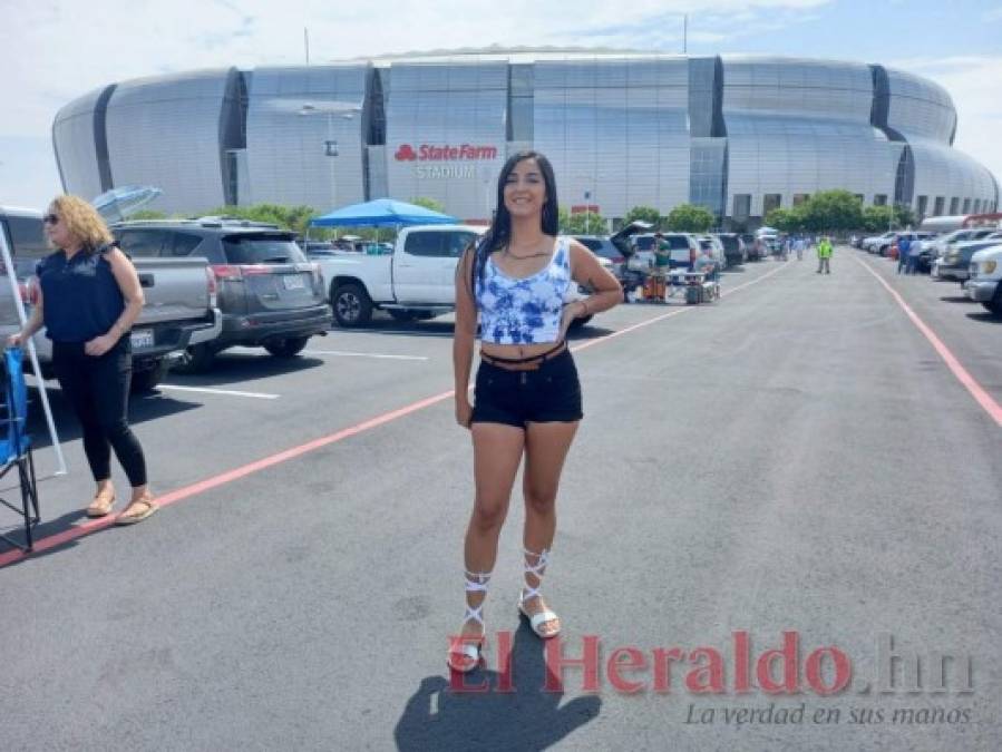 Belleza de hondureñas engalana el ambiente en el Honduras vs. México de la Copa Oro (FOTOS)