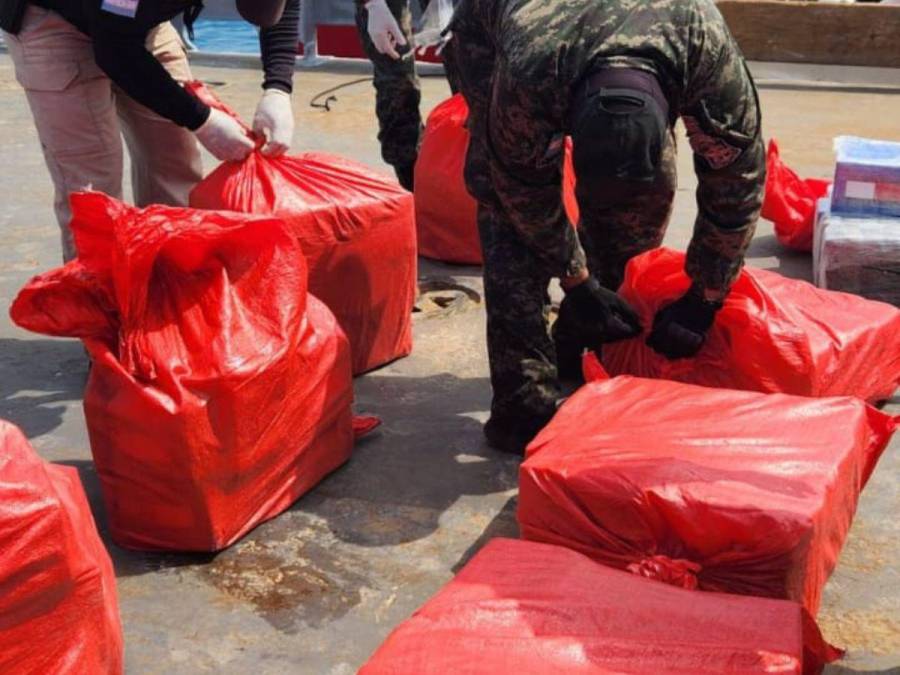 Más de 1.3 toneladas de droga traían embarcaciones incautadas en Islas de la Bahía