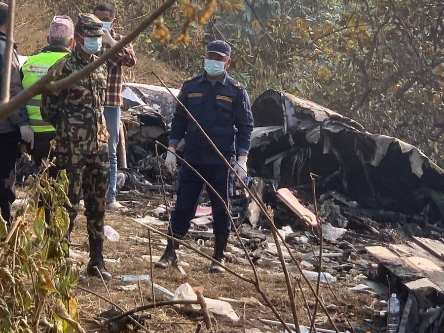 Impactantes imágenes del trágico accidente aéreo donde murieron 68 personas en Nepal
