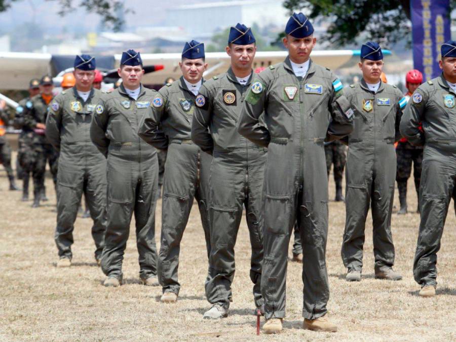 Con ceremonia y espectáculo de aeronaves, Fuerza Aérea Hondureña celebra su 93 aniversario