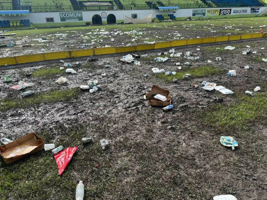 Cancha del estadio de Juticalpa quedó en pésimo estado luego de un concierto