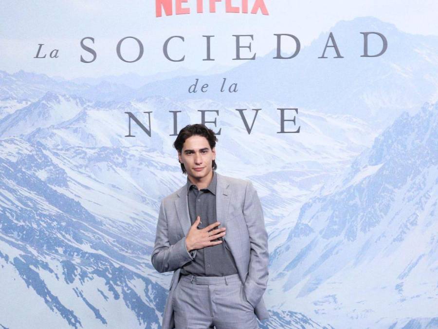 Enzo, el actor que cautiva en redes tras éxito de “La sociedad de la nieve”