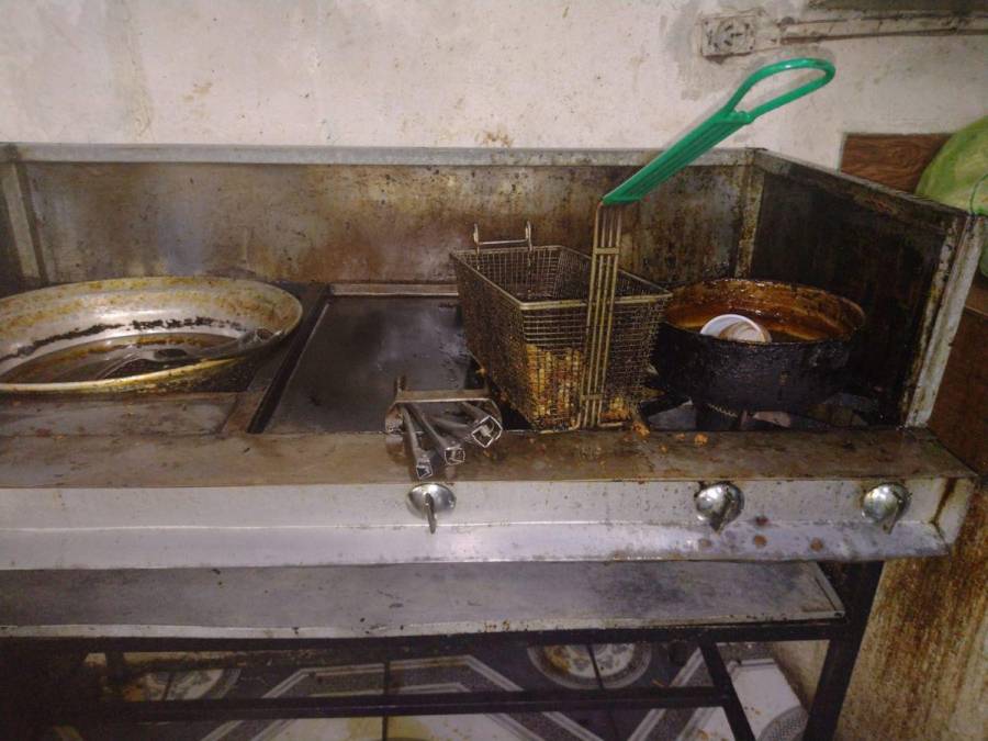 Cucarachas, gusanos y comida en mal estado: así hallaron restaurante en Choluteca