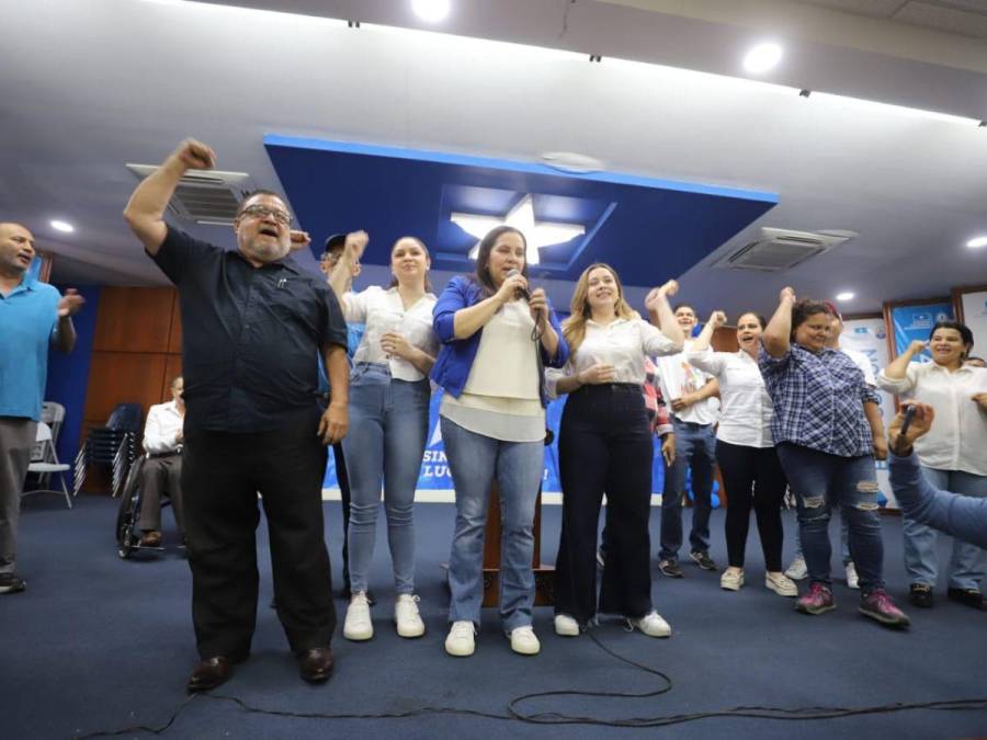 Sin presencia de líderes del Partido Nacional, Ana García presenta precandidatura