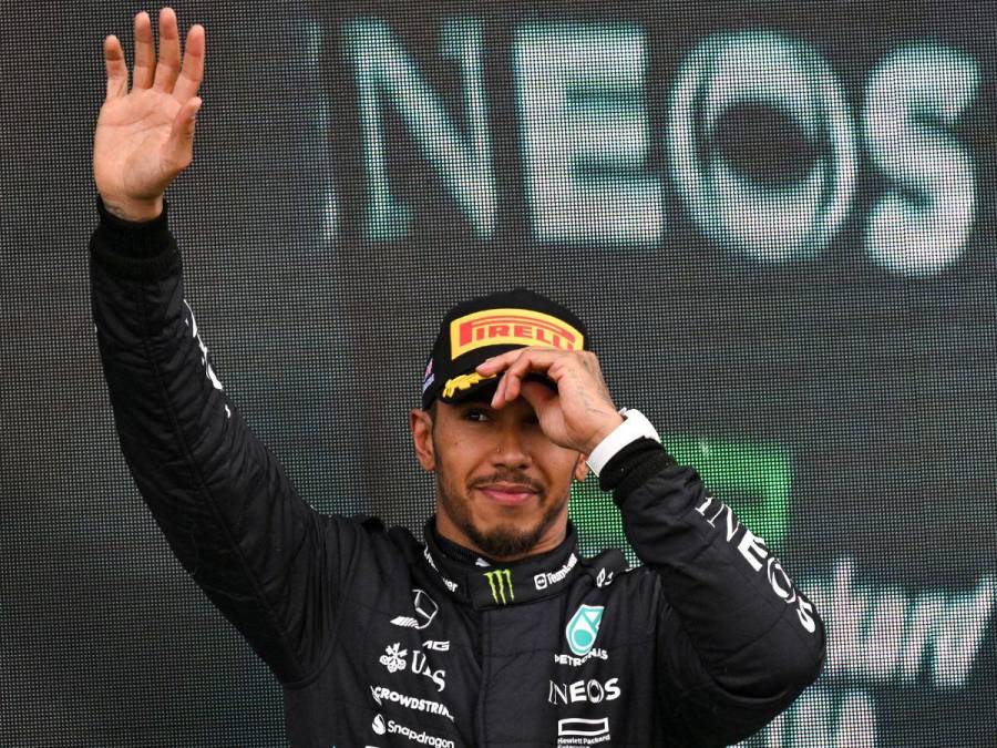 Captan a Lewis Hamilton con famosa mexicana en un yate ¿Y Shakira?