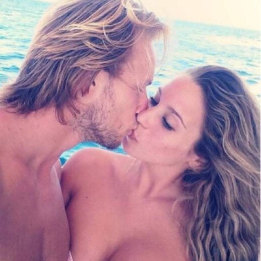 La esposa de Iván Rakitić muestra su hermoso cuerpo en traje de baño