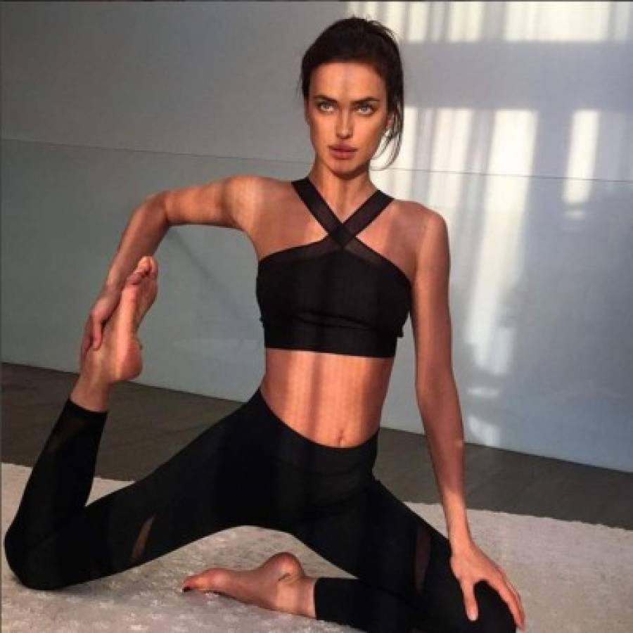 Las sensuales fotos de la modelo Irina Shayk en bikini con un burro