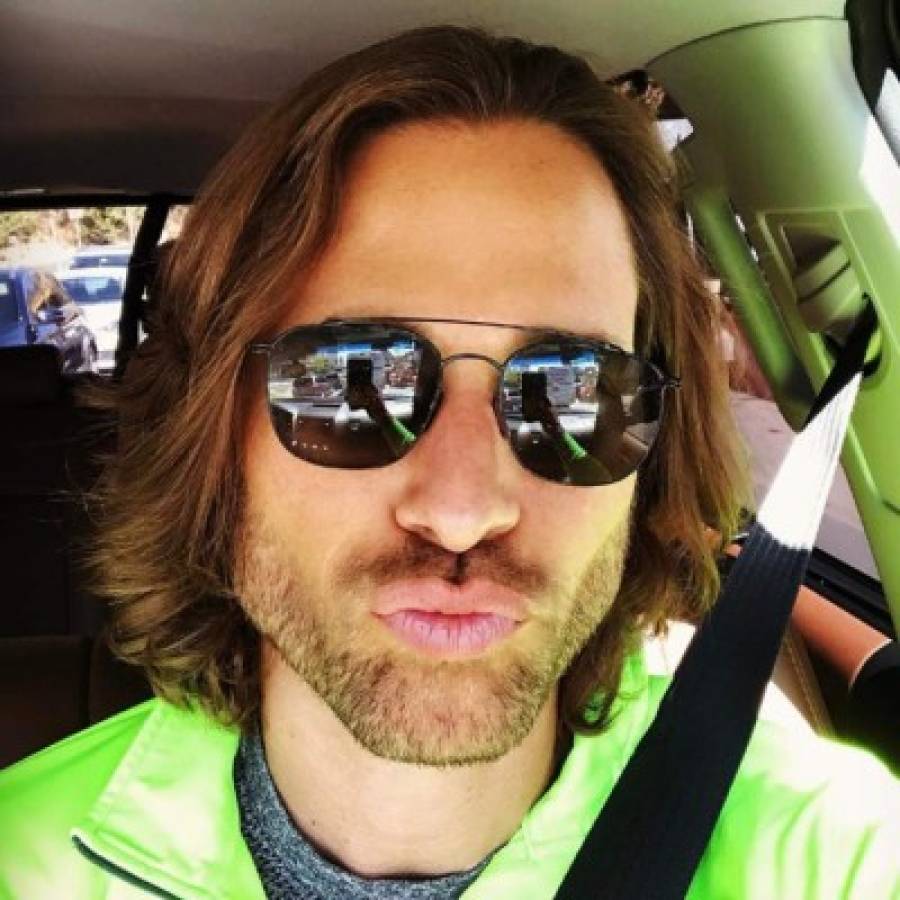 Sebastián Rulli grita a los cuatro vientos lo enamorado que está de Angelique Boyer