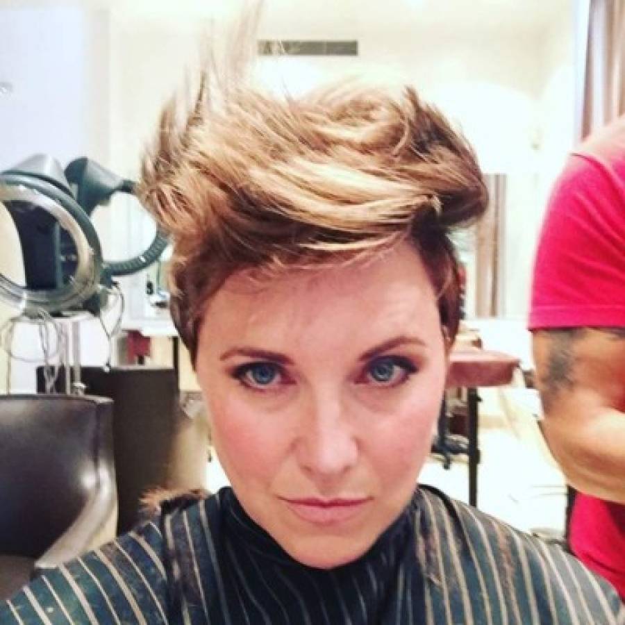 La actriz tiene 48 años y en los últimos días ha sorprendido por su radical cambio de look. Foto Instagram