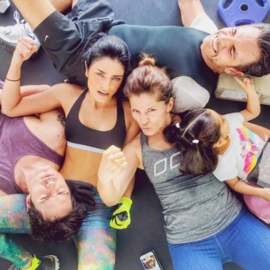 ¡Divertida imagen! La familia Derbez 'muere' después de intenso entrenamiento