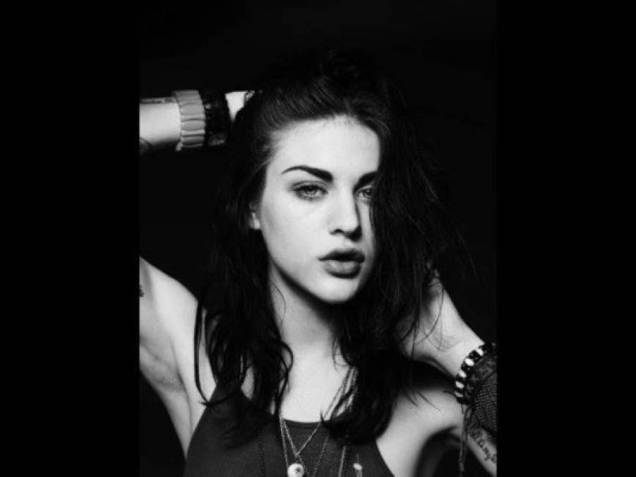 Así es Frances Bean Cobain, la única hija del líder de Nirvana, Kurt Cobain