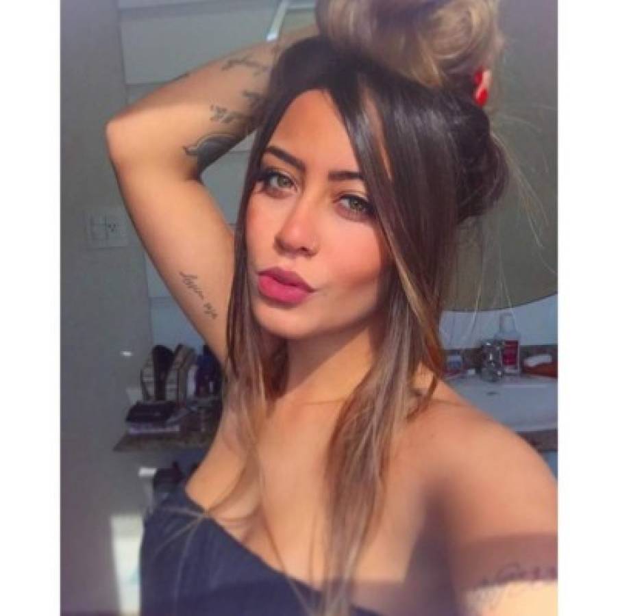 Hermana de Neymar causa furor por provocativo escote