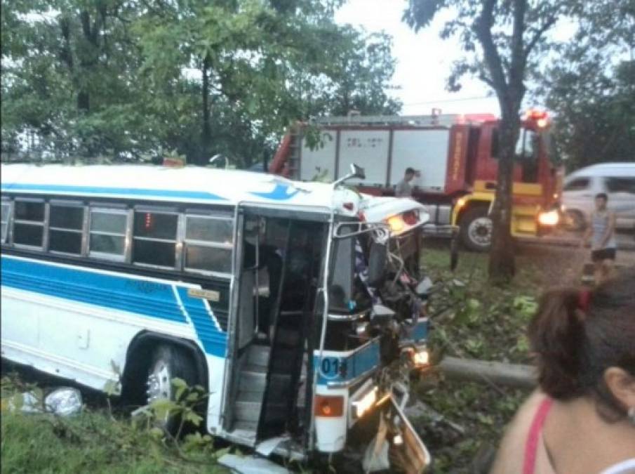 Al menos 40 heridos en accidente vial en Potrerillos, Cortés