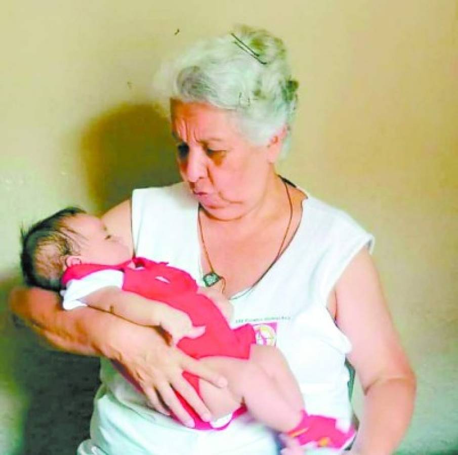 'El celular se los das a las niñas”: petición de maestra, víctima de la pandemia