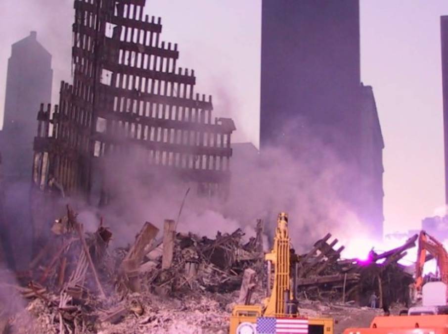 Publican fotos inéditas del ataque a Torres Gemelas que fueron tomadas por obrero (Parte I)