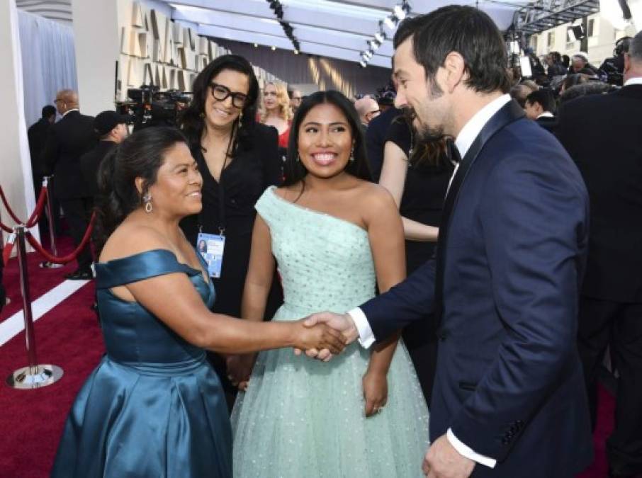 Yalitza Aparicio: El vestido que eligió la protagonista de 'Roma' para la alfombra roja de los premios Oscar 2019