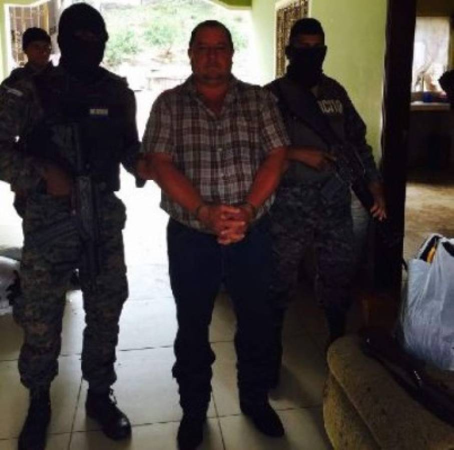 Honduras: Cigarros de contrabando, armas y dinero decomisan a la banda de Los Carrillo