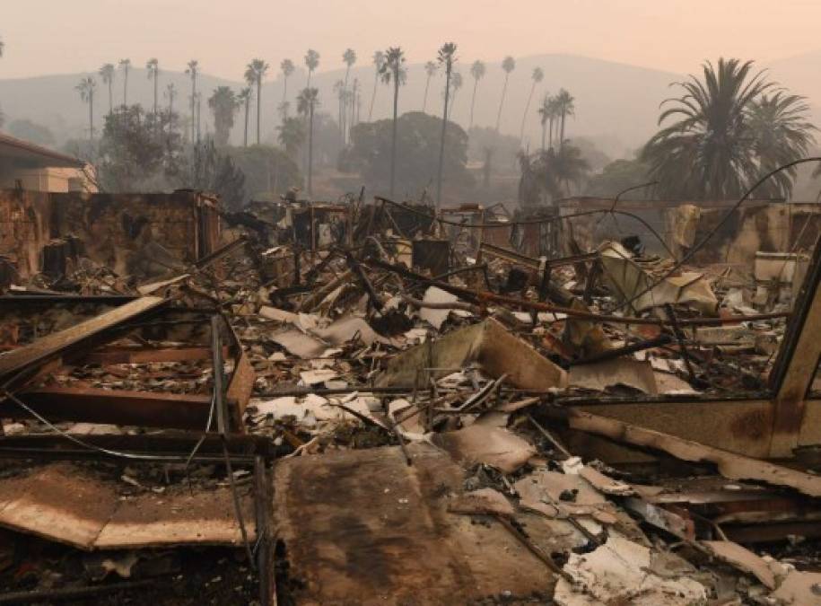 Imágenes del voraz incendio forestal que amenaza a California