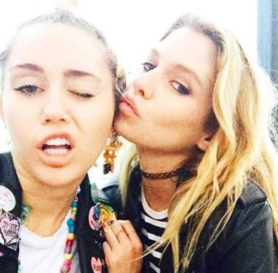 Novia de Miley Cyrus la deja por la hija de Johnny Depp
