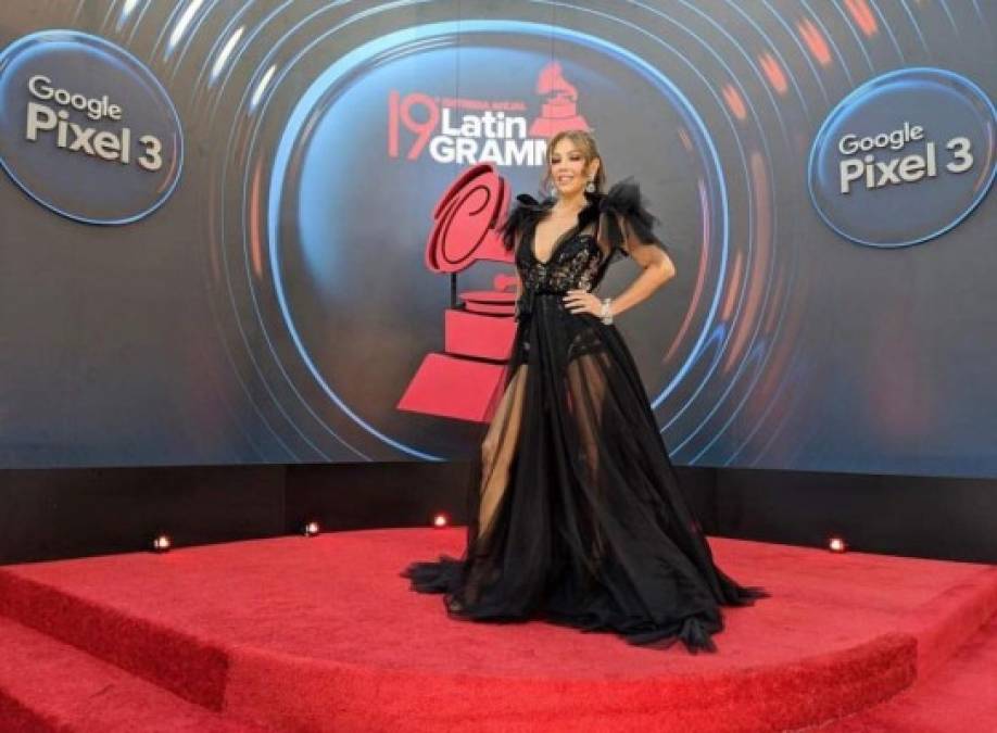 Así se vio de impactante Thalía durante los Latin Grammys 2018