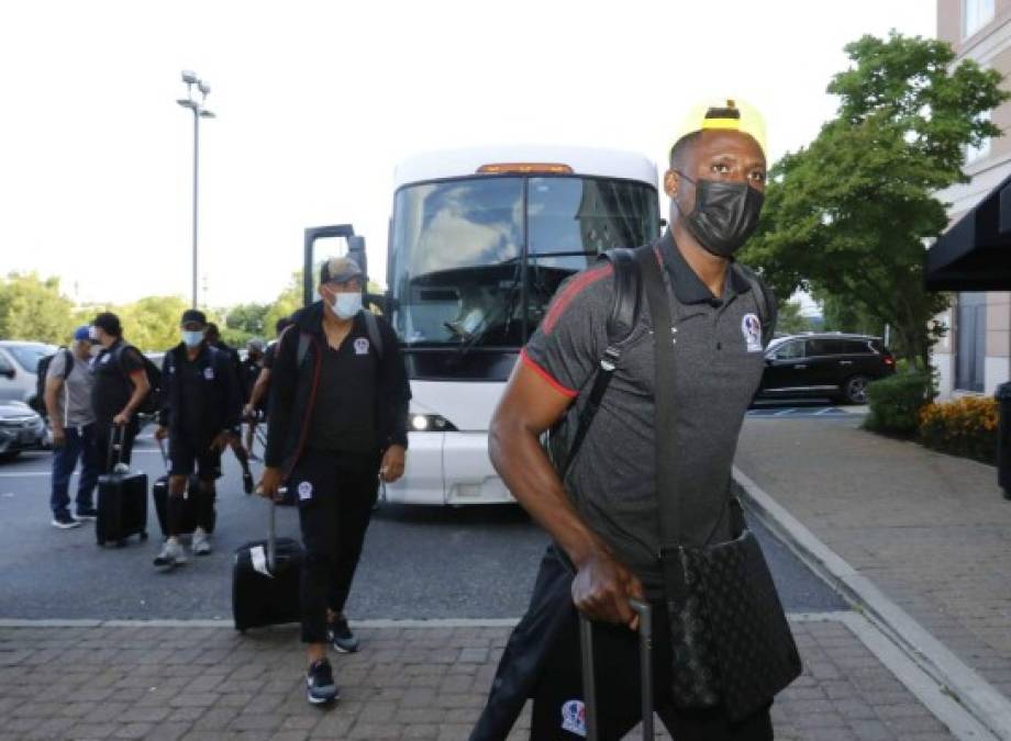 ¡Abrazo de Troglio y Diego! La llegada de Olimpia y Motagua a New Jersey