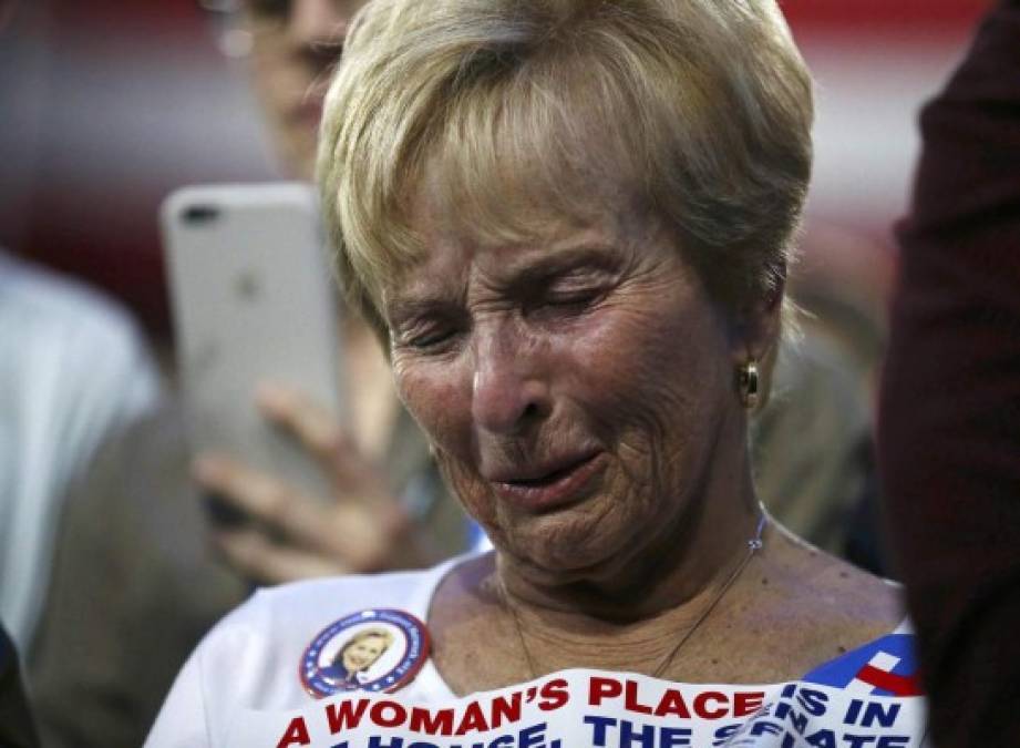 Drámaticas fotos que muestran el dolor de los seguidores de Hillary