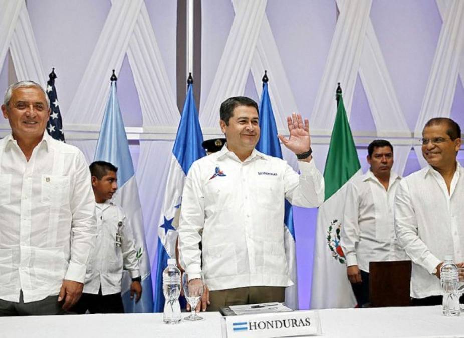 Presidente de Honduras anuncia foro social en CA