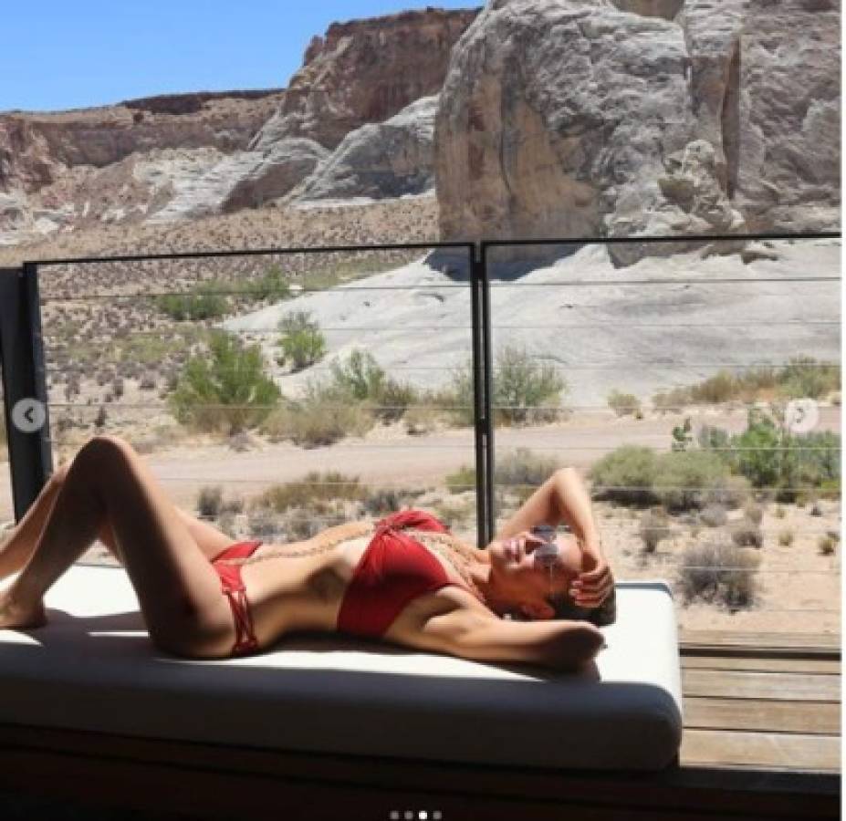 Thalía publica en Instagram infartantes fotos en sensual bikini rojo