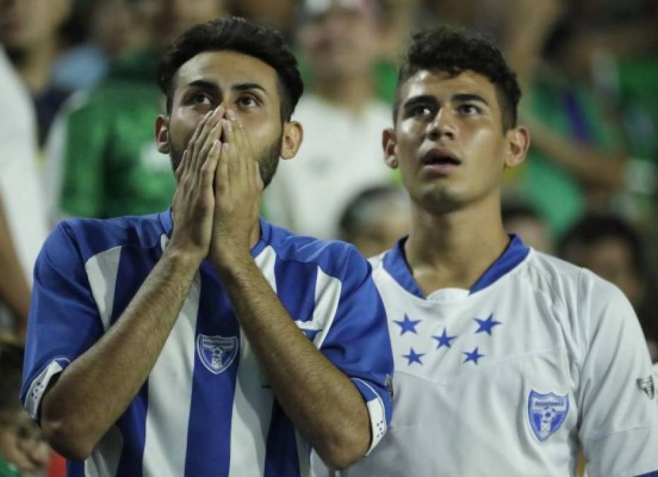 Caras largas tras la eliminación de Honduras ante México en la Copa Oro